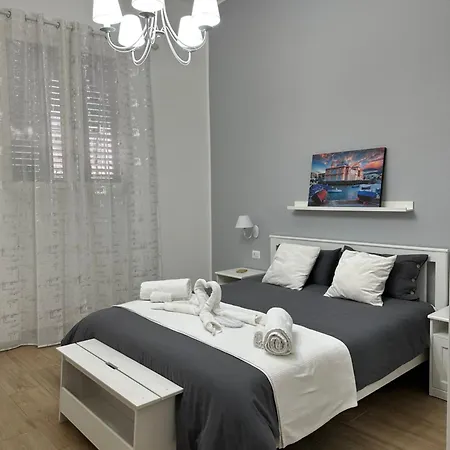Apulia White House 59 * Bari