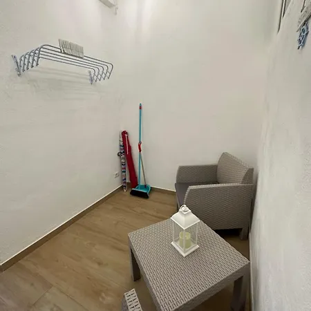 Apulia White House 59 * Bari