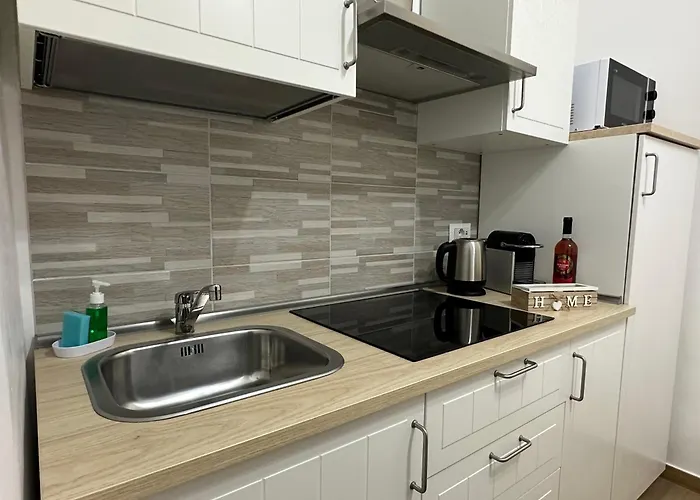 Apulia White House 59 *